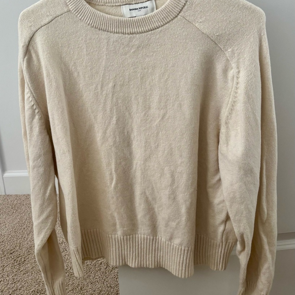 Banana Republic Women's Cream Crew Neck Sweater